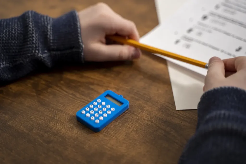 Payroll preparation tips for calculating work hours online.